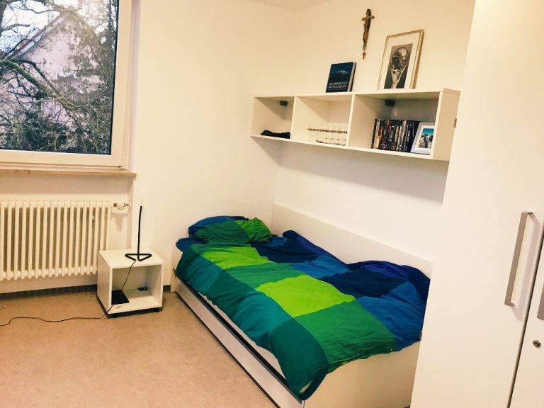 Zimmer 2 – Studentenwohnheim in Würzburg – Rolf-Lang-Sozialwerk e.V.
